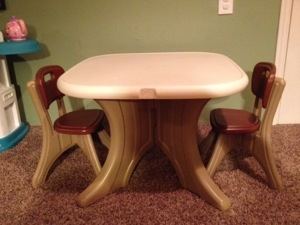 step2 new traditions table & chairs set